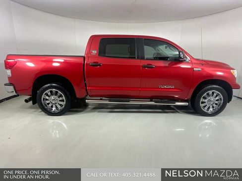 Used 2012 Toyota Tundra 4x4 CrewMax w/ SR5 Pkg image 5