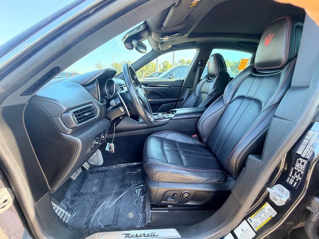 Used 2017 Maserati Levante w/ Sport Package AWD/4WD image 14