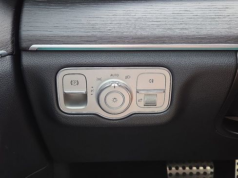 Used 2021 Mercedes-Benz GLS 580 4MATIC image 30
