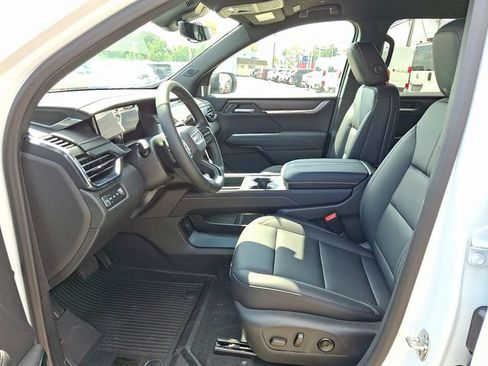 New 2026 GMC Acadia Elevation w/ Elevation Premium Package AWD/4WD image 15