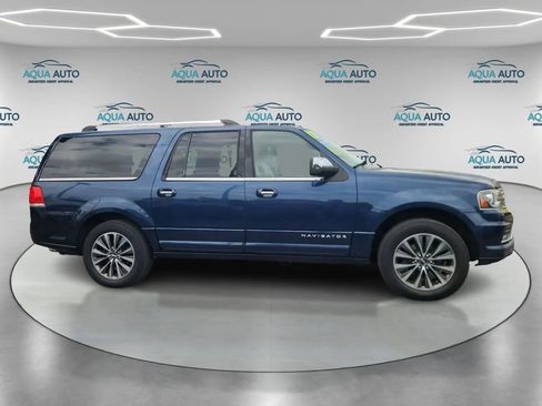 Used 2017 Lincoln Navigator L Select RWD image 4