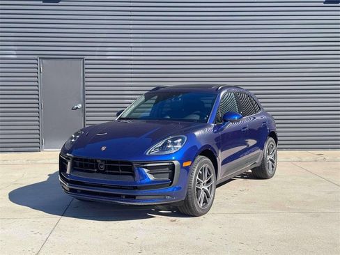 Certified 2026 Porsche Macan AWD/4WD image 1