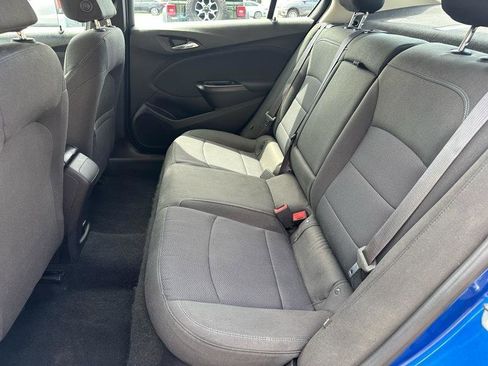 Used 2017 Chevrolet Cruze LT FWD image 10