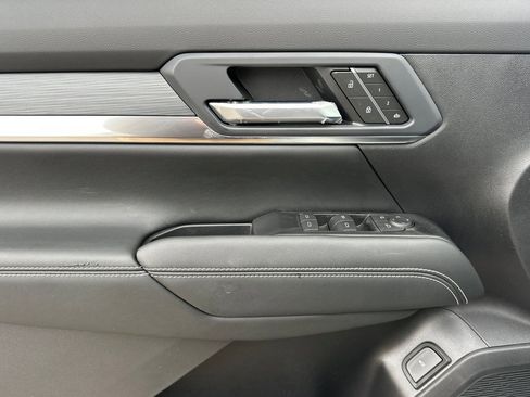 New 2026 GMC Terrain Elevation w/ Elevation Premium Package AWD/4WD image 10