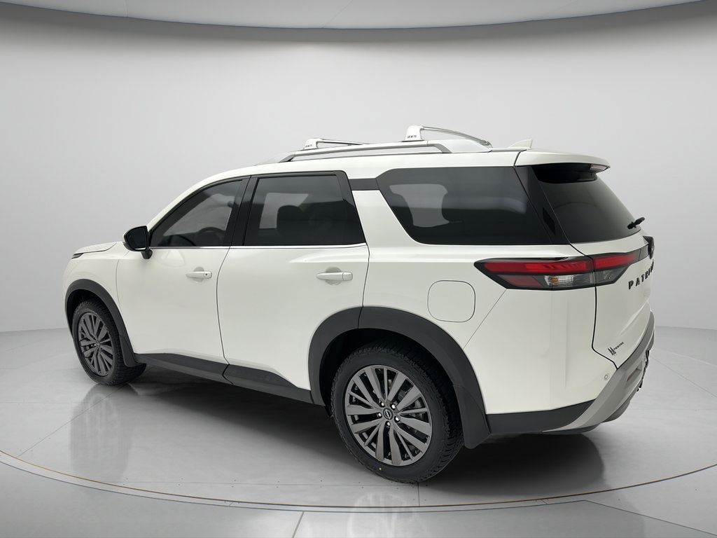 Used 2024 Nissan Pathfinder SL w/ SL Premium Package AWD/4WD image 4