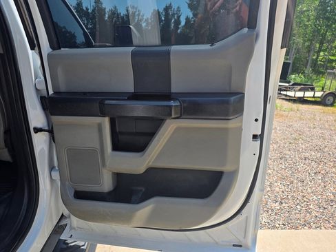 Used 2019 Ford F250 XL w/ Power Equipment Group AWD/4WD image 19