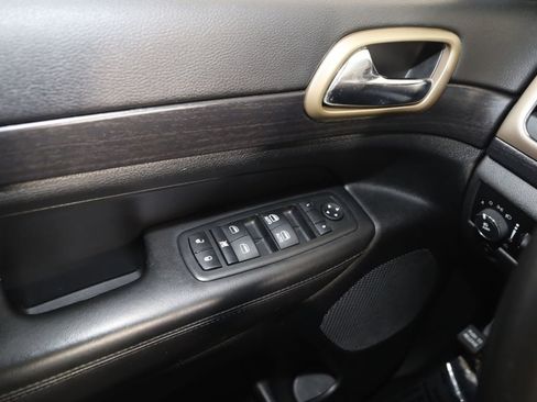 Used 2014 Jeep Grand Cherokee Laredo w/ Quick Order Package 23E AWD/4WD image 24