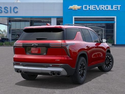 New 2026 Chevrolet Traverse Z71 w/ Enhanced Driving Package image 4