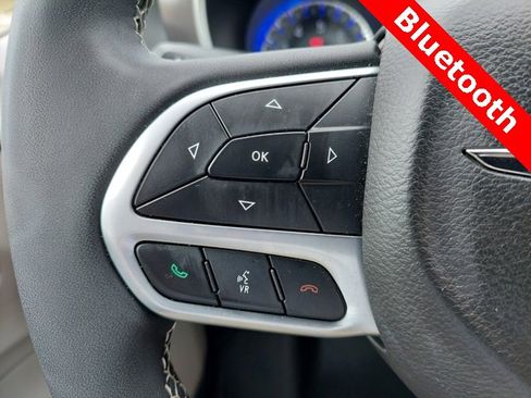 Used 2022 Chrysler Pacifica Touring-L image 26