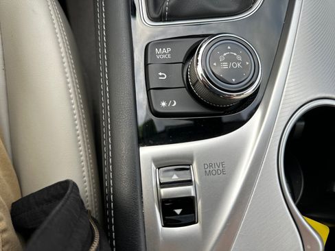 Used 2019 INFINITI Q50 Luxe w/ Essential Package (3.0T Luxe) image 34