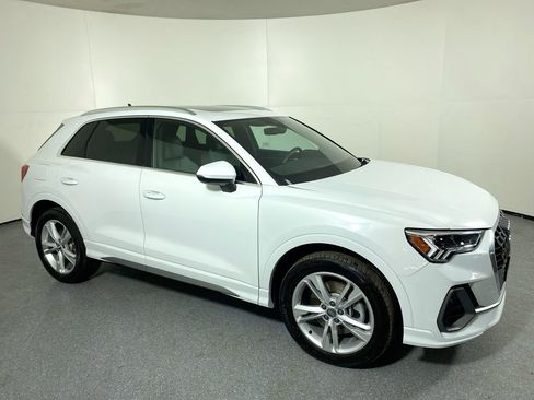 Used 2020 Audi Q3 2.0T Premium Plus w/ Premium Plus Package image 29