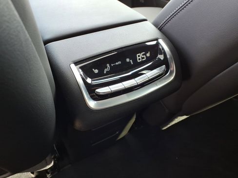 New 2025 Cadillac XT6 Premium Luxury image 7