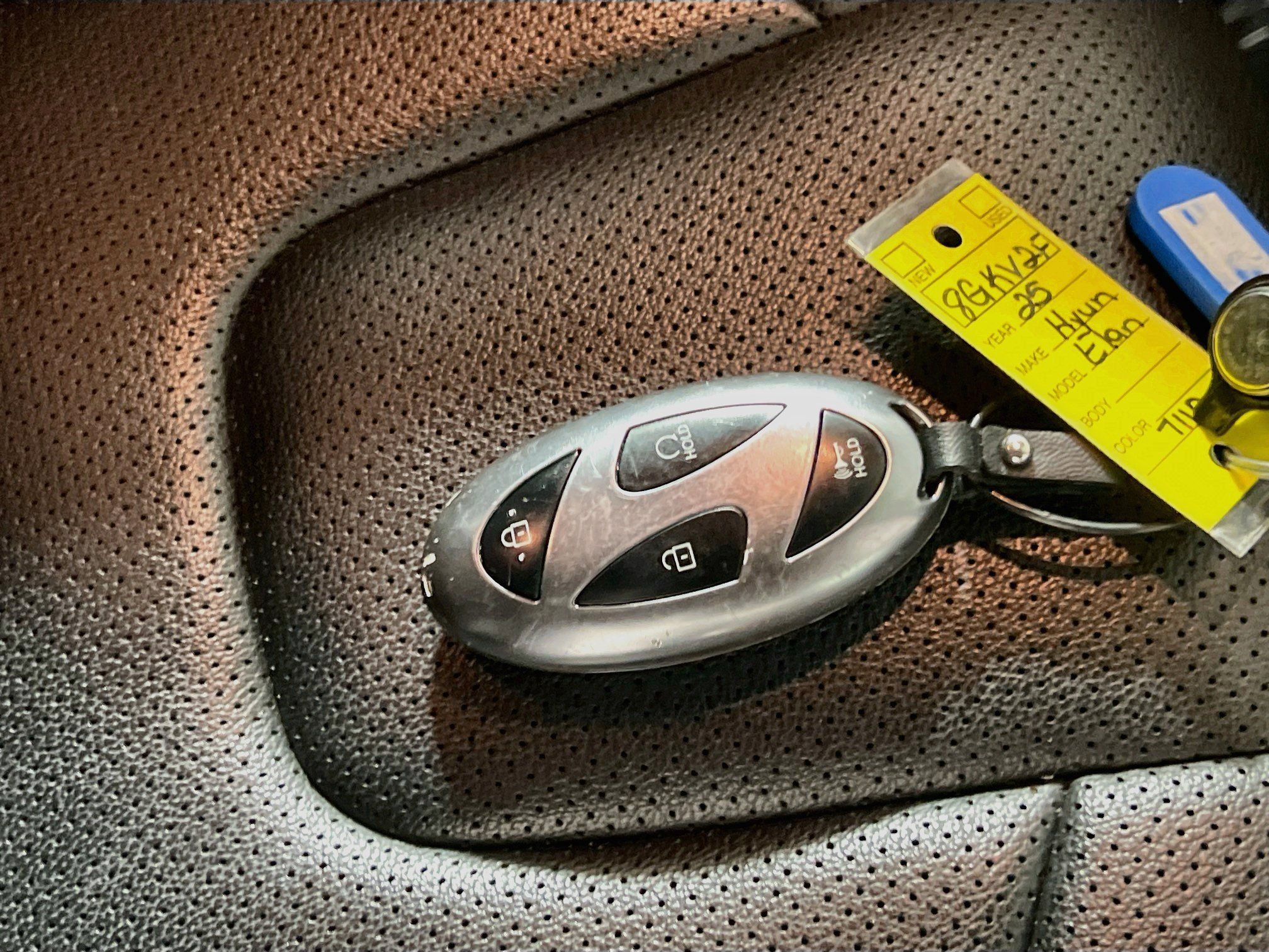 Used 2025 Hyundai Elantra Limited FWD image 36