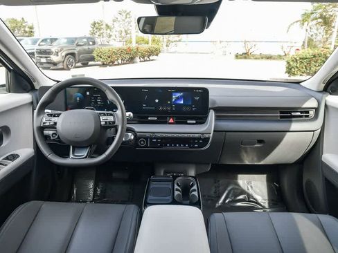 Used 2025 Hyundai Ioniq 5 SEL image 14