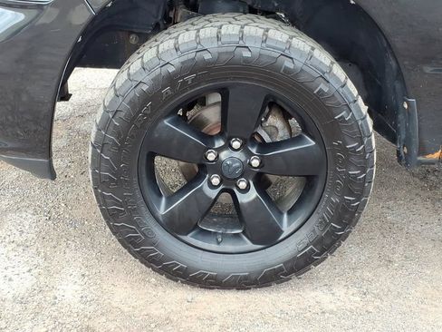 Used 2016 RAM 1500 ST AWD/4WD image 9