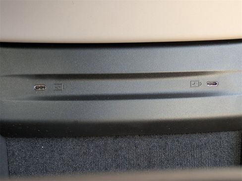 New 2025 Volvo EX90 Ultra image 25