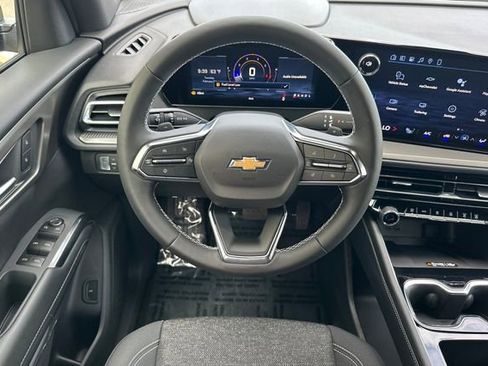 New 2026 Chevrolet Traverse LT w/ Sun and Wheel Package image 19