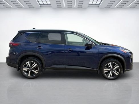 Used 2025 Nissan Rogue SL w/ SL Premium Package AWD/4WD image 3