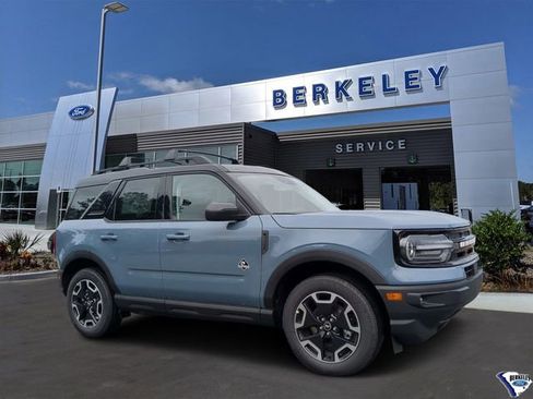 New 2024 Ford Bronco Sport Outer Banks w/ Tech Package image 1