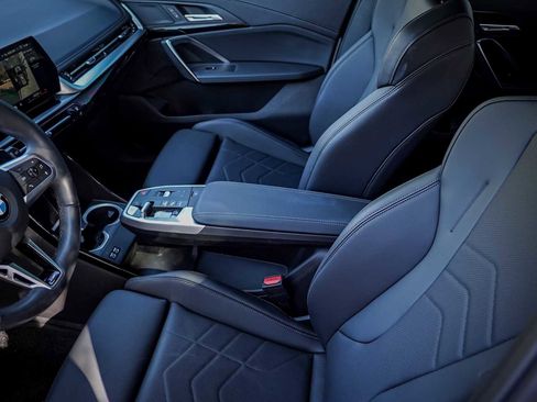 Used 2024 BMW X1 xDrive28i w/ Technology Package image 12