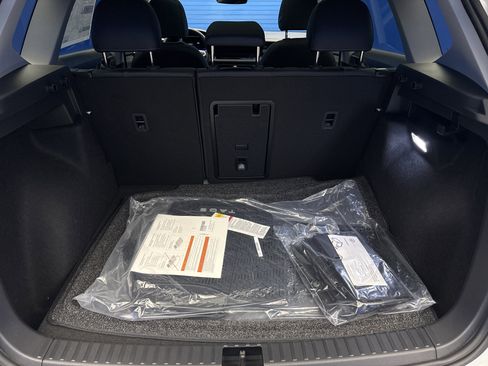 New 2026 Volkswagen Taos SE image 27