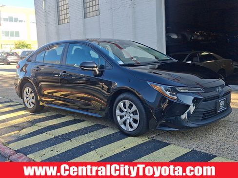 Used 2024 Toyota Corolla LE FWD image 1