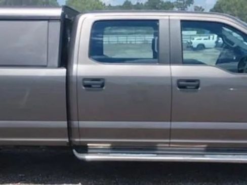 Used 2019 Ford F250 XL w/ Power Equipment Group RWD image 5