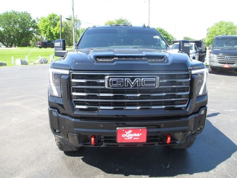 Used 2026 GMC Sierra 2500 AT4 w/ AT4 Premium Plus Package AWD/4WD image 13