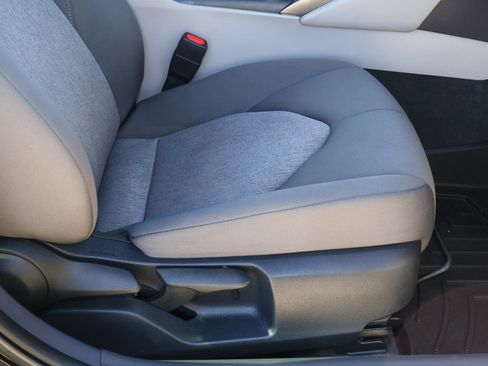 Used 2022 Toyota Camry LE image 17
