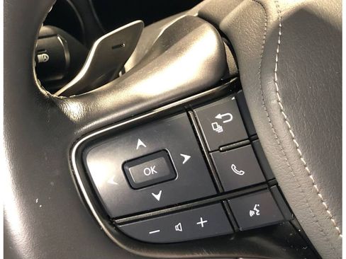 Used 2021 Lexus LS 500h image 25