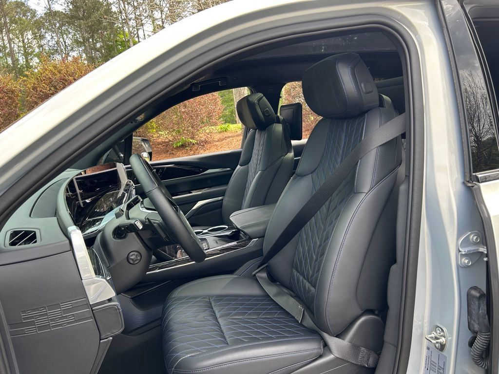 Used 2025 Cadillac Escalade IQ Sport 1 w/ Smart Trailering package AWD/4WD image 43
