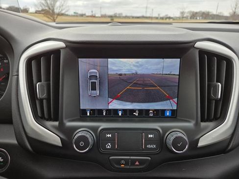 Used 2024 GMC Terrain SLT w/ Infotainment Package II image 29