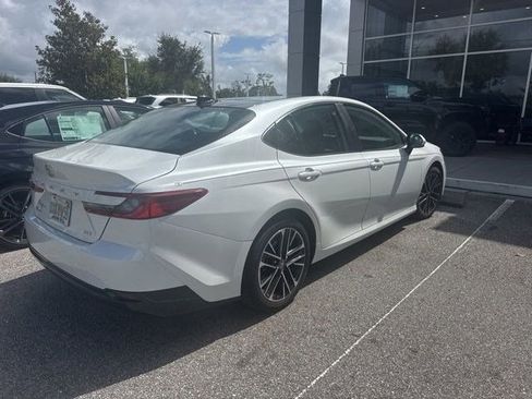 Used 2025 Toyota Camry XLE FWD image 6