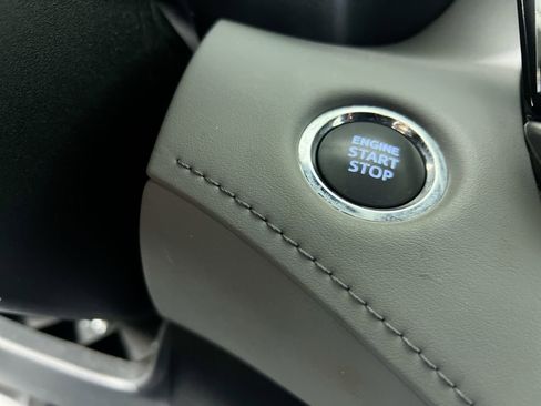 Used 2023 Toyota Highlander LE image 23