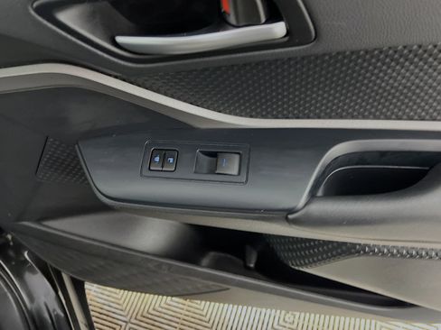 Used 2021 Toyota C-HR LE image 31