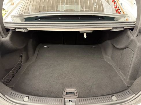 Used 2018 Mercedes-Benz E 300 4MATIC image 33