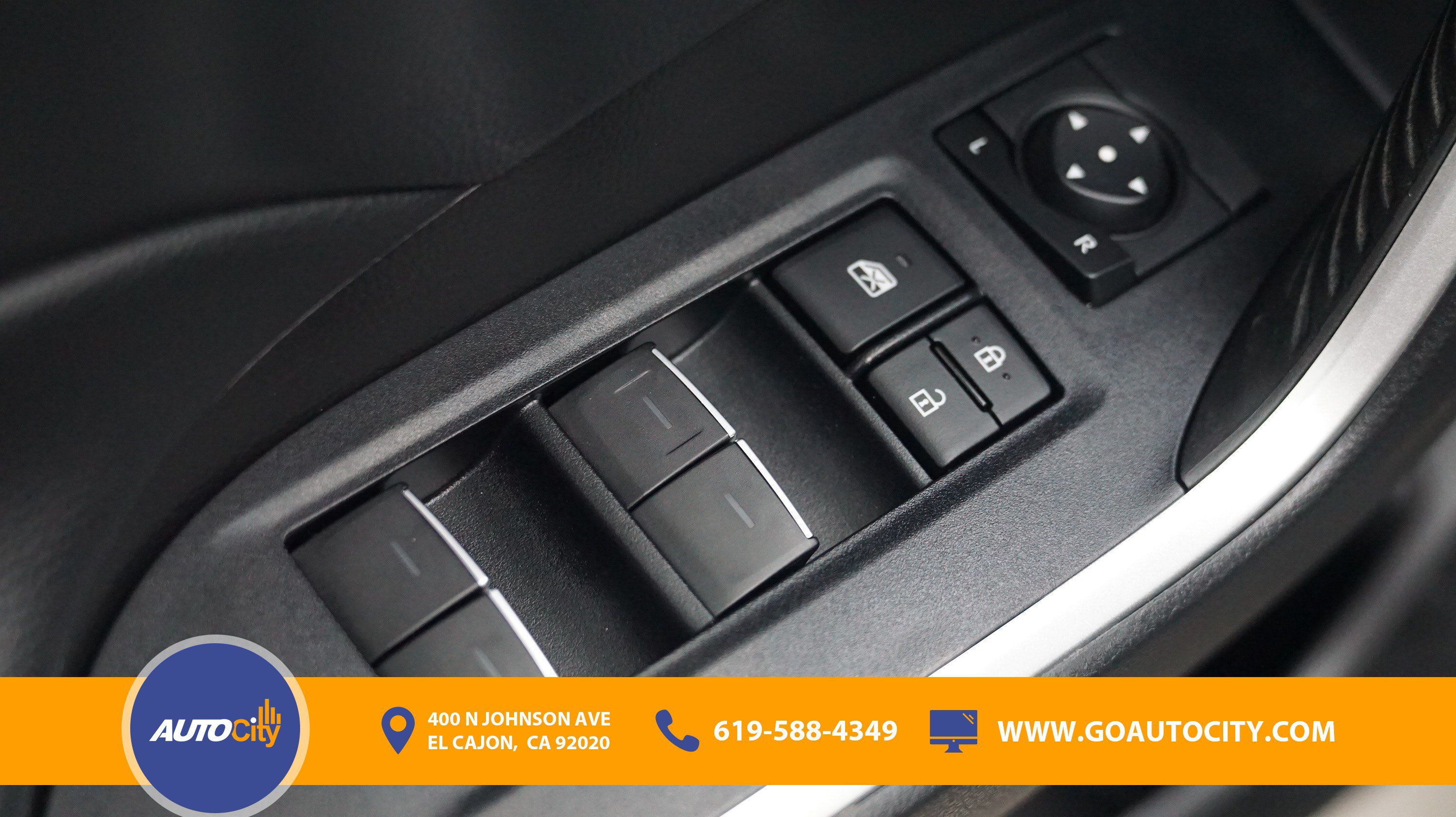 Used 2022 Toyota RAV4 XLE Premium FWD image 18