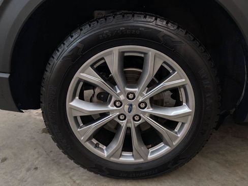Used 2022 Ford Explorer XLT w/ Equipment Group 202A AWD/4WD image 52