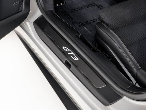Used 2024 Porsche 911 GT3 image 33