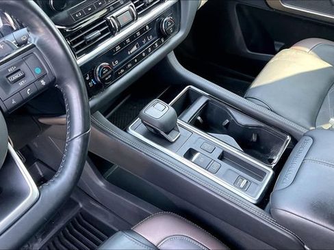 Used 2023 Nissan Pathfinder Platinum FWD image 17