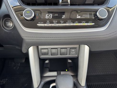 Certified 2024 Toyota Corolla Cross LE image 28