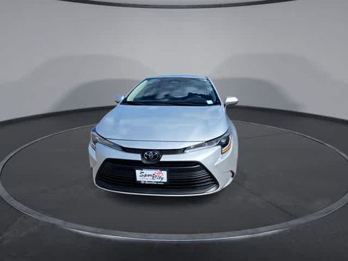 Used 2026 Toyota Corolla LE FWD image 3