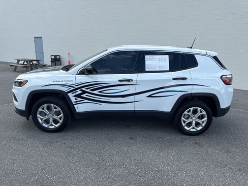 Used 2024 Jeep Compass Sport AWD/4WD image 4