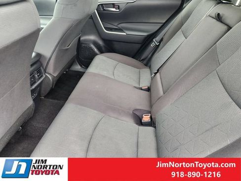 Used 2025 Toyota RAV4 XLE FWD image 30