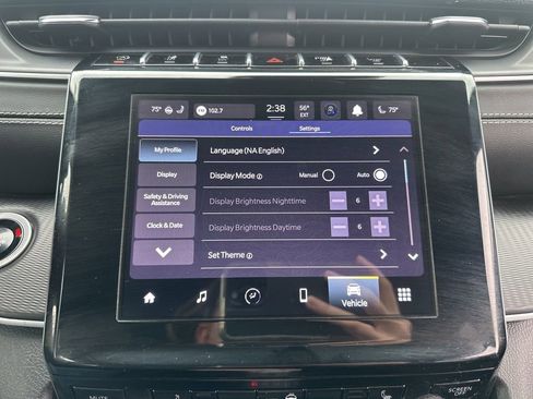 Used 2024 Jeep Grand Cherokee L Laredo image 33