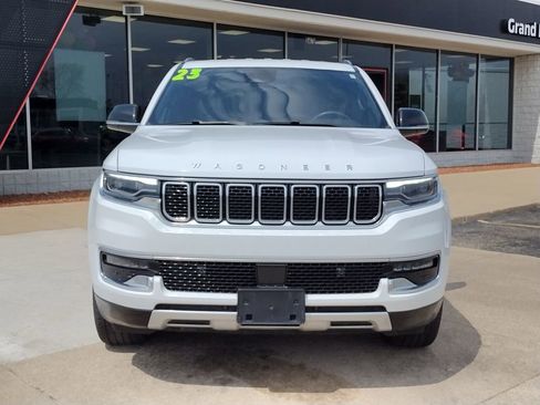 Used 2023 Jeep Wagoneer Series II AWD/4WD image 2