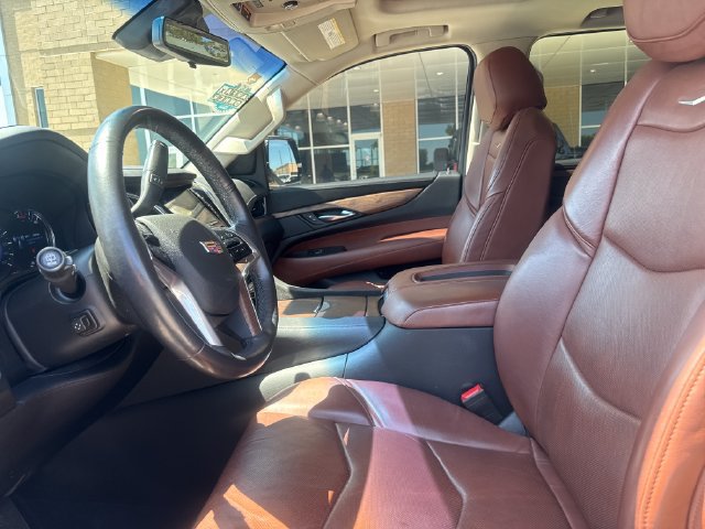 Used 2019 Cadillac Escalade Premium Luxury AWD/4WD image 8