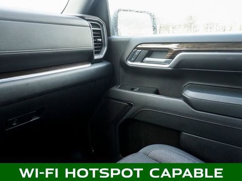 Used 2024 GMC Sierra 1500 SLE image 25