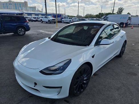 Used 2022 Tesla Model 3 Performance image 3