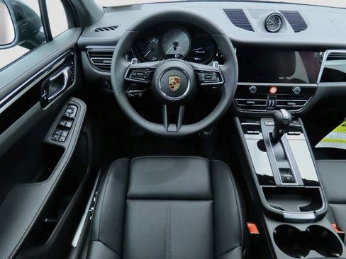 Used 2025 Porsche Macan S AWD/4WD image 12